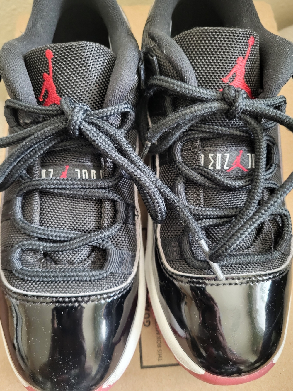 Jordan Air 11 Retro Low Bred Size 2 Boys/Y